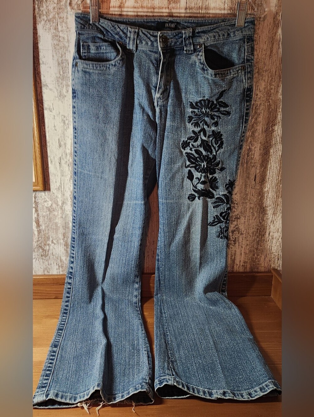a.n.a Blue Denim Bootcut Jeans with Black Floral Velvet Embroidery Size 8 L@@K
